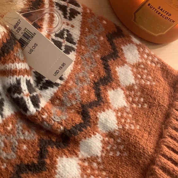 ๐ Aerie-Taille Unique Faux Fur Hat - Picture 3 of 5